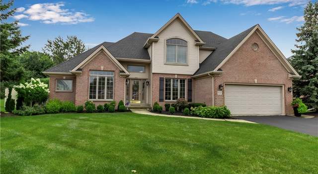 Photo of 8141 Oak Leaf Ln, Clarence, NY 14221