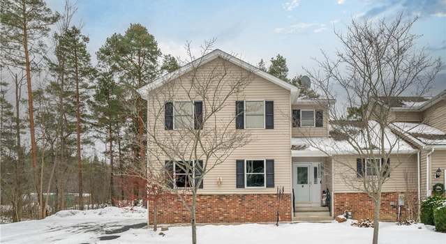 Photo of 1621 Old Manor Dr, Evans, NY 14047
