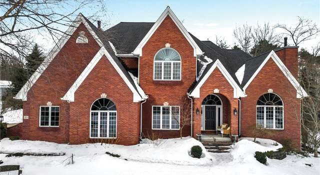 Photo of 20 Lakeridge South Dr, Orchard Park, NY 14127