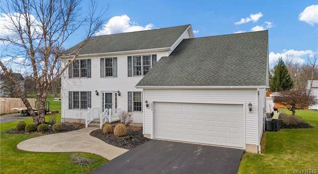 Photo of 6868 Forestview Dr, Lockport Town, NY 14094