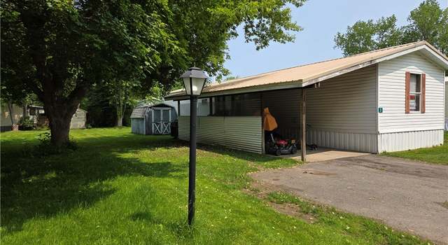 Photo of 3 Pebbleridge Dr, Ridgeway, NY 14103