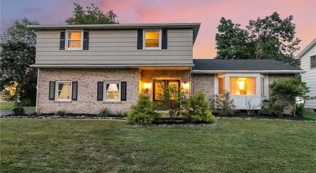 Property at 4 Macarthur Dr, Amherst, NY 14221, 4 beds, 2.5 baths