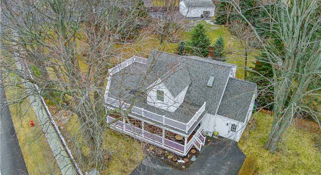 Photo of 138 Sunset Dr, Wilson, NY 14172
