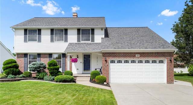 Photo of 18 Stony Brook Dr, Lancaster, NY 14086