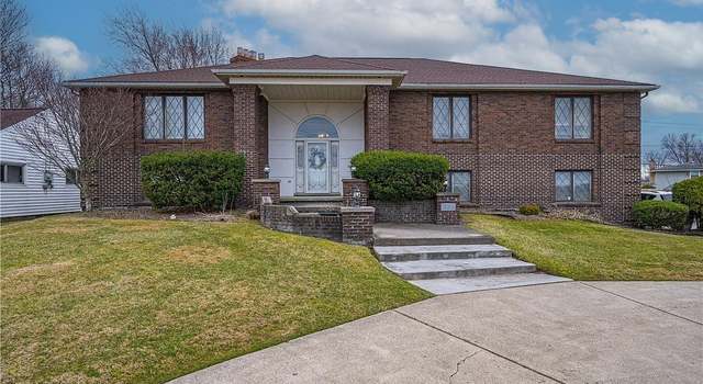 Photo of 335 Maple Rd, Amherst, NY 14221