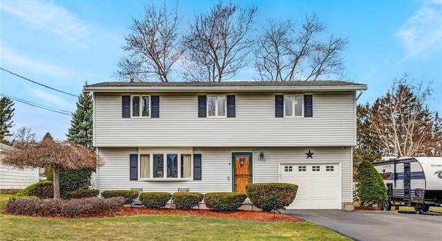 Photo of 4532 Lincoln Dr, Royalton, NY 14067