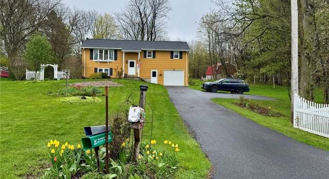 Photo of 4405 Hulberton Rd, Clarendon, NY 14470