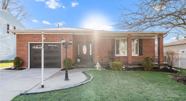 Photo of 102 Chateau Ct, Cheektowaga, NY 14043