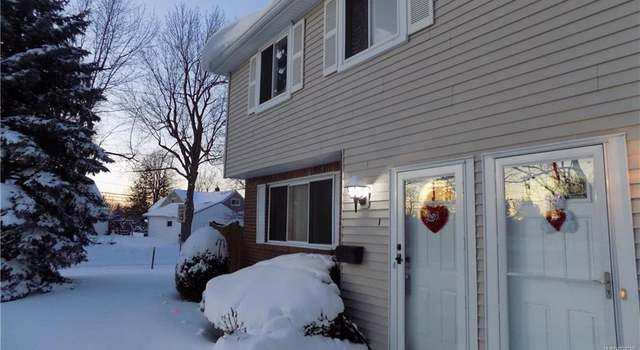 Photo of 1 Parkview Ct, Lancaster, NY 14086