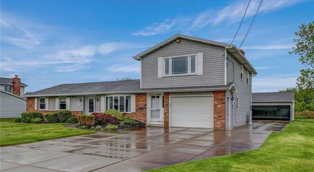 Photo of 7415 Colonial Dr, Niagara Falls, NY 14305
