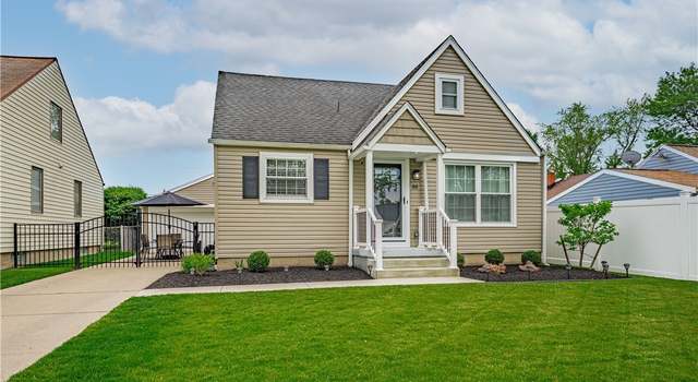 Photo of 66 Wrexham Ct S, Tonawanda, NY 14150