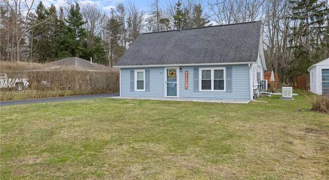 Photo of 613 Milsom Pkwy, Evans, NY 14006