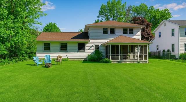 Photo of 82 Cherrywood Dr, Amherst, NY 14221