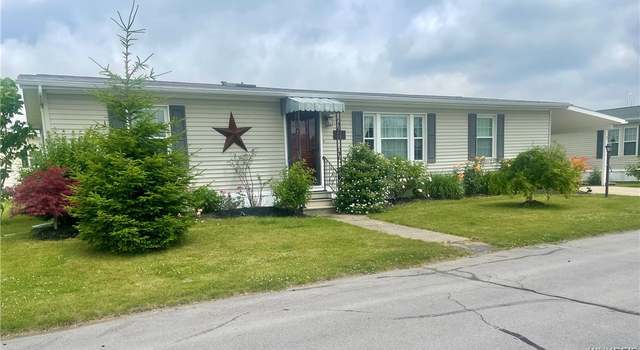 Photo of 21 Juniper Ln, Buffalo, NY 14227