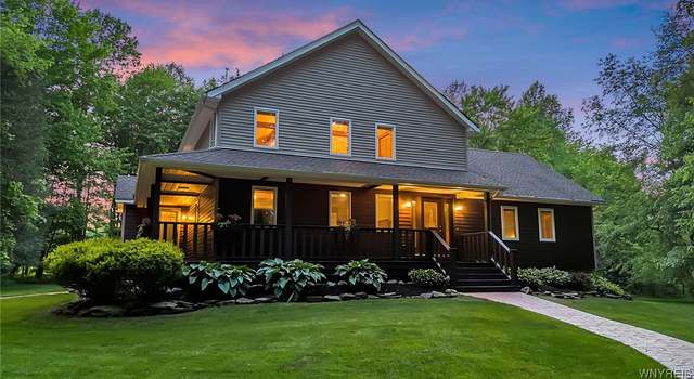 Photo of 40 Fernott Dr, Lancaster, NY 14086
