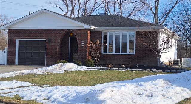 Photo of 481 N Creek Dr, Cheektowaga, NY 14043
