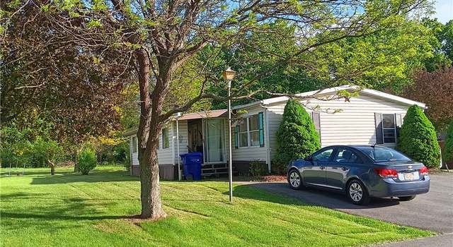Photo of 299 Sunset Dr, Holley, NY 14470
