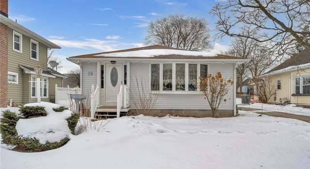 Photo of 19 Elm Pl, Lancaster, NY 14086