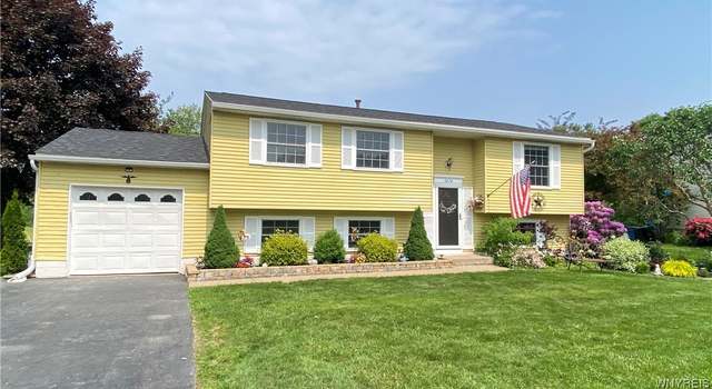 Photo of 1414 Darlington Dr, Derby, NY 14047
