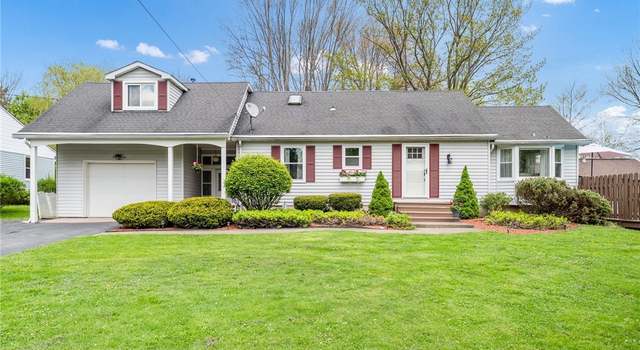 Photo of 7335 Hickory Dr, Hamburg, NY 14075