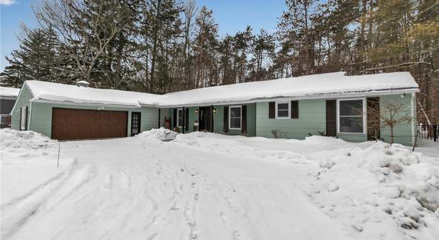 Photo of 26 Canterbury Ln, Aurora, NY 14052