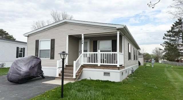 Photo of 124 Elmhurst Dr, Lockport-town, NY 14094
