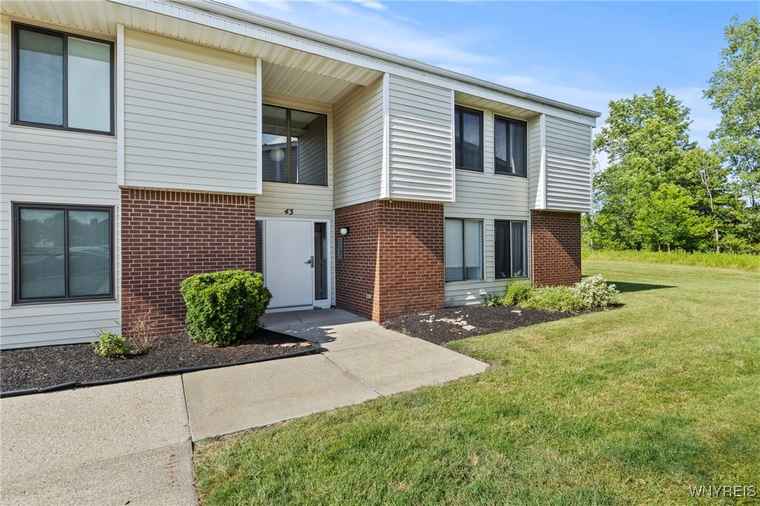 Photo of 43 Beehunter Ct Unit D Amherst, NY 14051