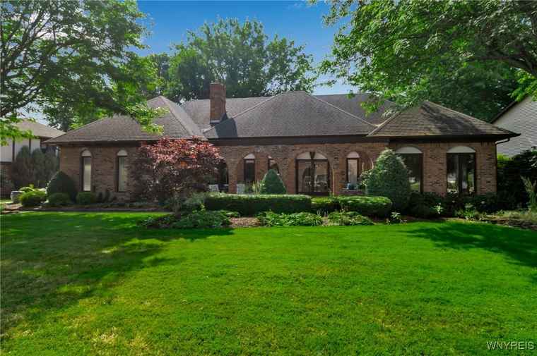 Photo of 88 Crestwood Ln Amherst, NY 14221