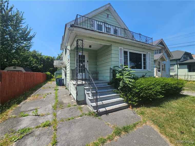 Photo of 84 Parkridge Ave Buffalo, NY 14215