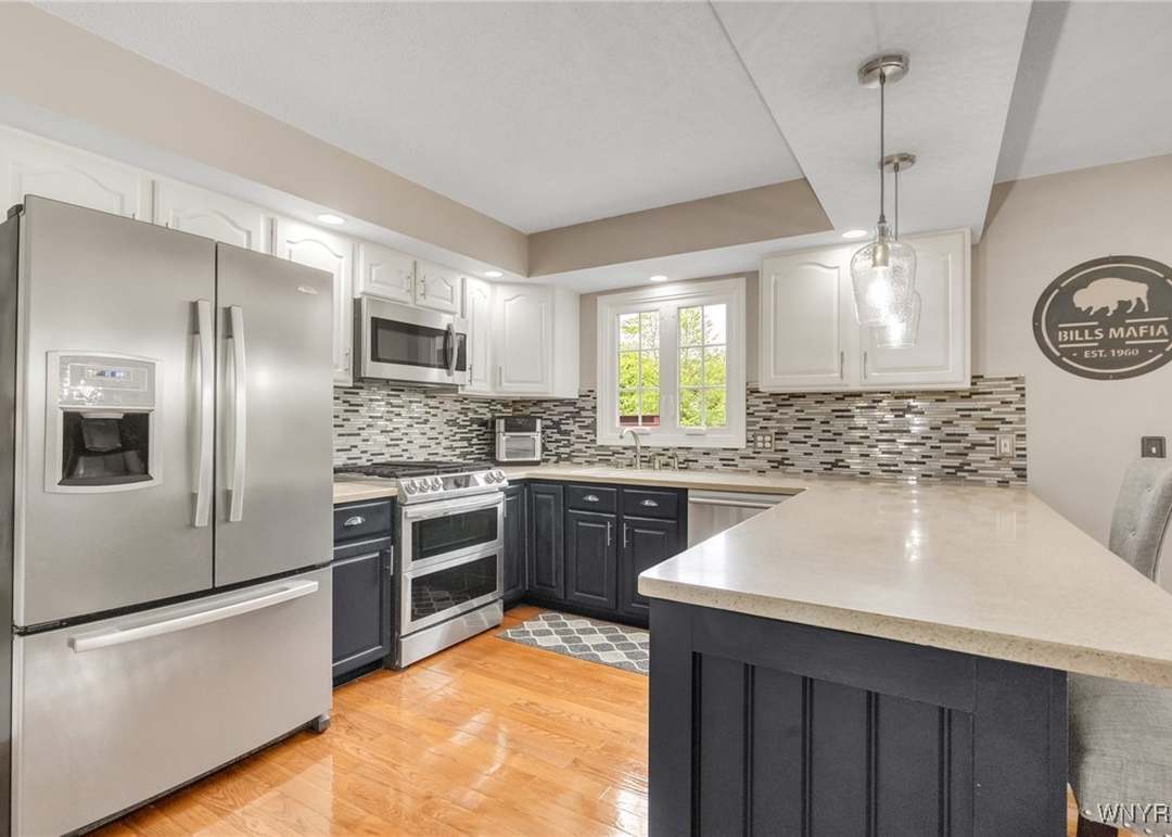8270 Lisa Ln, Clarence, NY 14051
