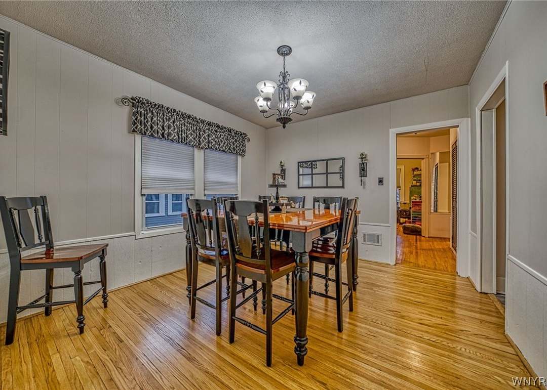 121 60th St, Niagara Falls, NY 14304