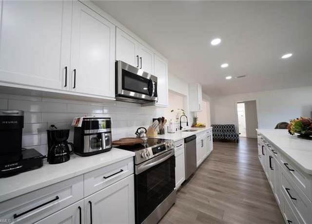 Property at 2333 Westwood Rd, North Fort Myers, FL 33917, 3 beds, 2 baths