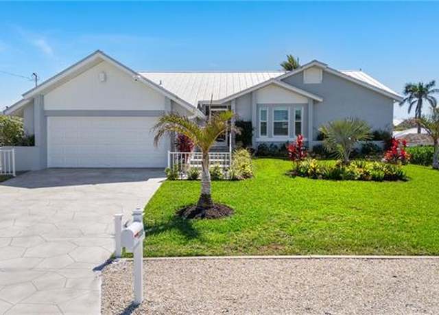 Property at 5320 Williams Dr, Fort Myers Beach, FL 33931, 3 beds, 2 baths