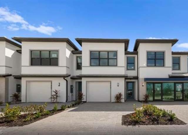 Property at 27829 Solis Grande Dr, Bonita Springs, FL 34135, 3 beds, 2.5 baths