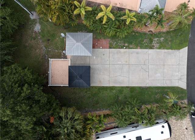 Property at 5850 Maplewood Ct, Fort Myers, FL 33905