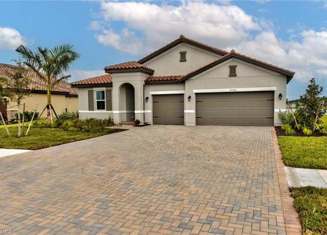 Property at 2066 Grove Dr, Naples, FL 34120, 4 beds, 3 baths