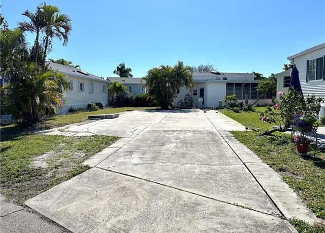 Property at 4701 Lafayette Ln W, Estero, FL 33928
