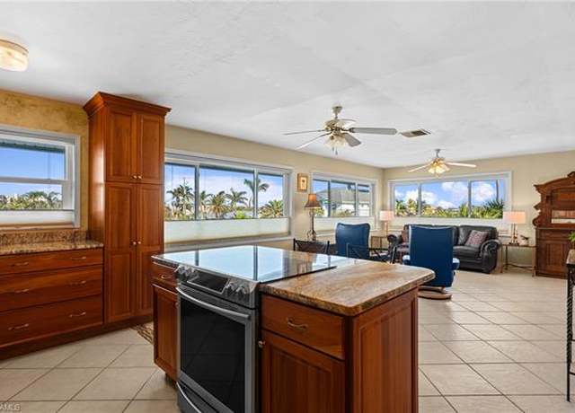Property at 48 Fairview Blvd, Fort Myers Beach, FL 33931, 2 beds, 2 baths