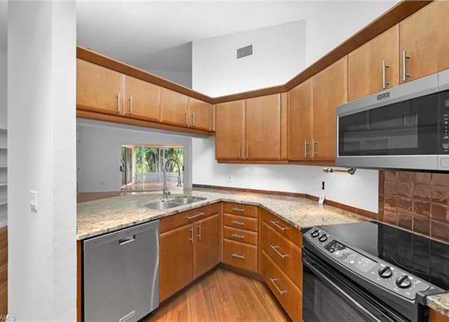 Property at 21715 Bridgegate Ct, Estero, FL 33928, 3 beds, 2 baths