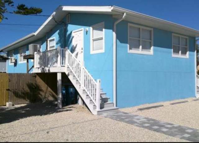 Property at 145 Mango St, Fort Myers Beach, FL 33931, 3 beds, 3 baths