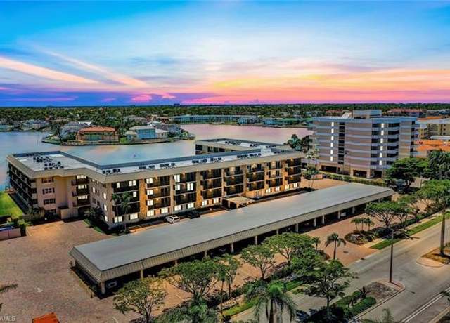 Property at 3200 Gulf Shore Blvd N #401, Naples, FL 34103, 2 beds, 2 baths