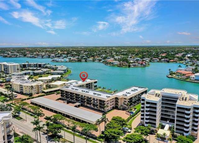 Property at 3200 Gulf Shore Blvd N #401, Naples, FL 34103, 2 beds, 2 baths