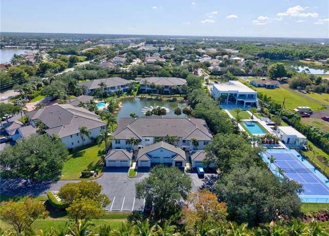 Property at 2110 Cay Lagoon Dr #122, Naples, FL 34109, 3 beds, 2.5 baths