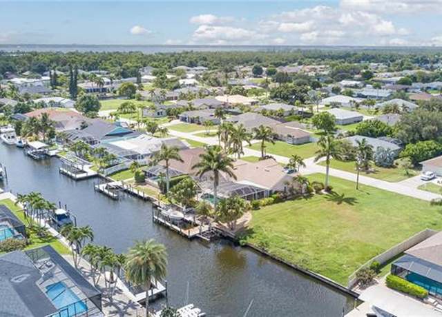 Property at 2127 SE 10th Ln, Cape Coral, FL 33990