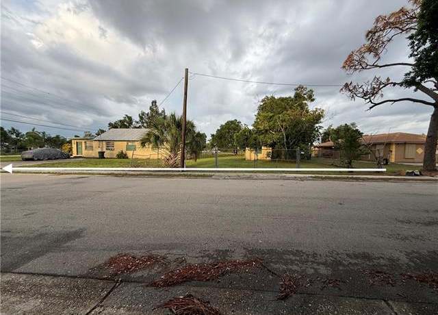 Property at 3454 Michigan Ave, Fort Myers, FL 33916, 3 beds, 1 bath