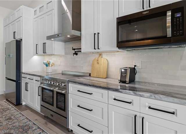 Property at 6720 Willow Lake Cir, Fort Myers, FL 33966, 4 beds, 2.5 baths