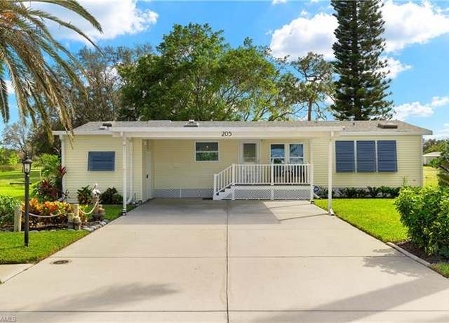 Property at 205 Belle Isle Ct, Naples, FL 34112, 2 beds, 2 baths