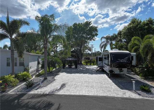 Property at 5870 Maplewood Ct, Fort Myers, FL 33905