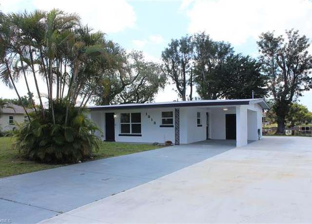 Property at 1313 Thompson St, North Fort Myers, FL 33903, 2 beds, 1 bath