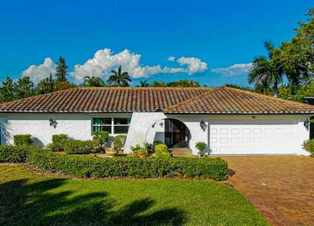Property at 67 Pebble Beach Blvd, Naples, FL 34113, 3 beds, 2 baths